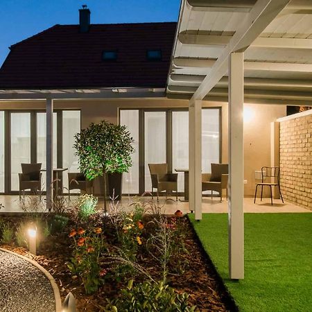 Villa Strokay - Few Minutes Walk From Lake Balaton 凯斯特海伊 外观 照片